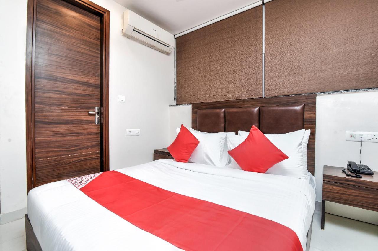 Oyo 81042 Rajput Resort Patiāla Eksteriør billede